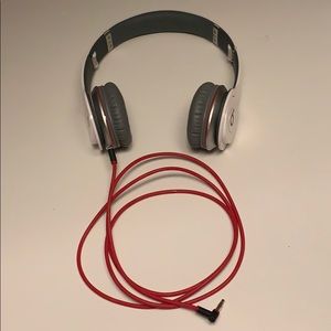 Beats by Dre Solo HD wired